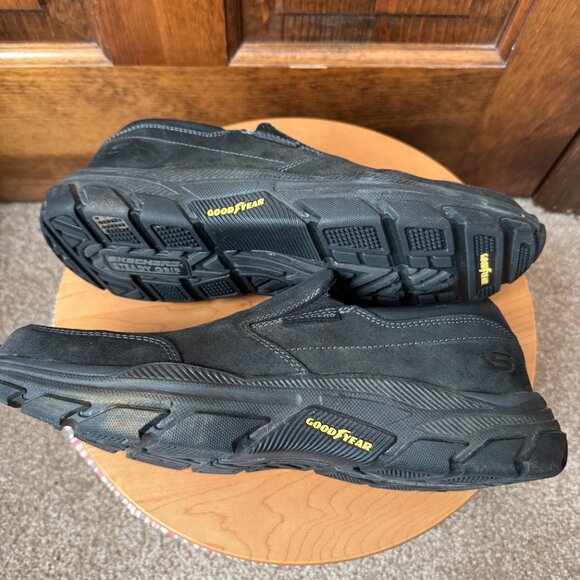 Skechers Black Nubuck Respected-Calum Slip-On w/Goodyear Rubber Soles Size 10 main image 5